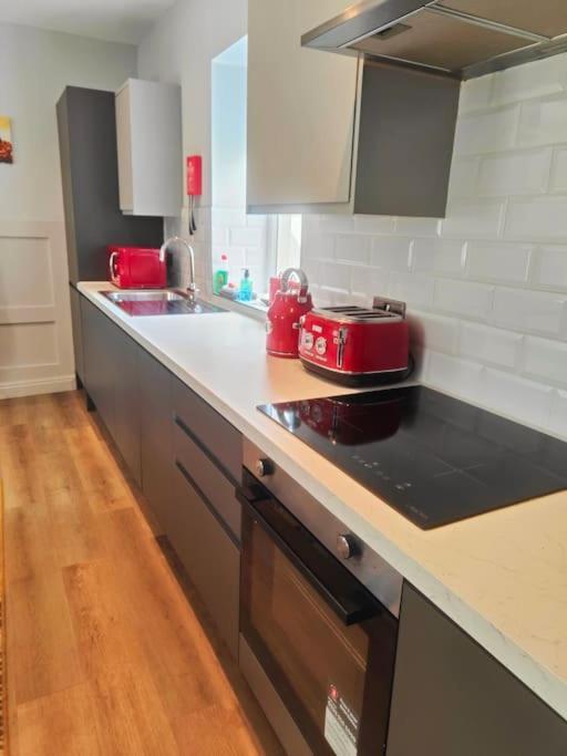 Chelsea 2 Bedroom Promenade Apartment ブラックプール エクステリア 写真